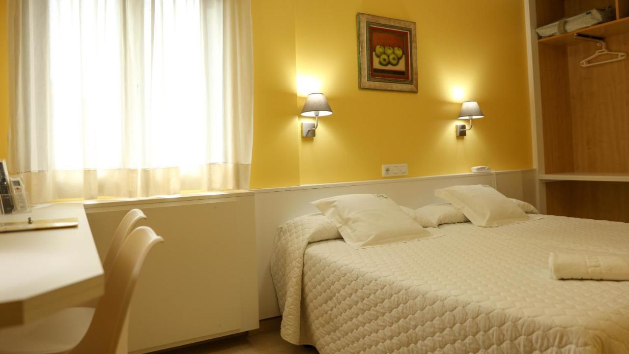 Hotel Casa Benilde Palas de Rei Esterno foto